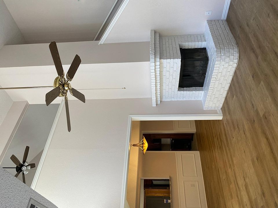 Fireplace - Dining Room - Loft upstairs