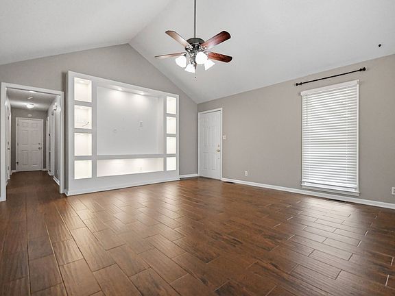 4th image of 3515 Clearwater Dr