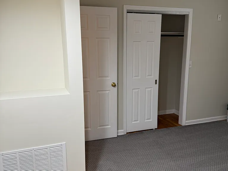 97 Locust Park — Photo 40