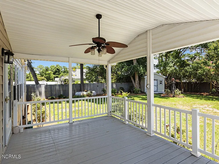 221 Salty Shores Rd — Photo 38