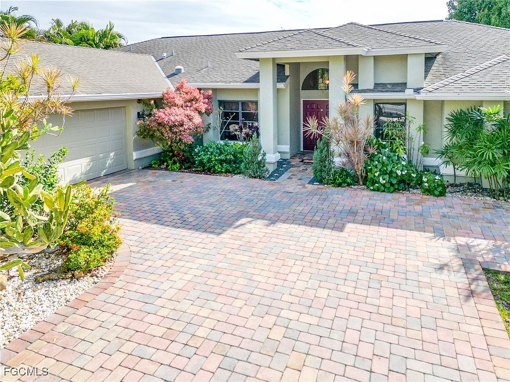 7584 Eagles Flight Ln