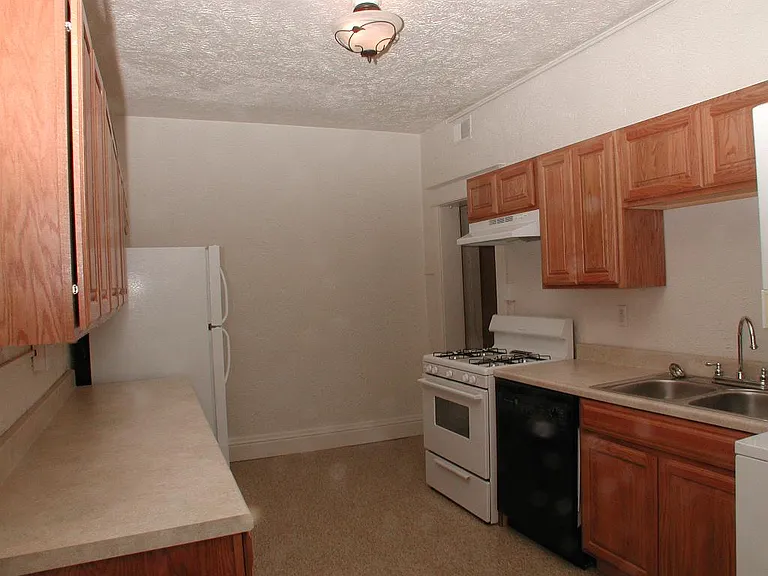 502 Bryan St #F — Photo 13