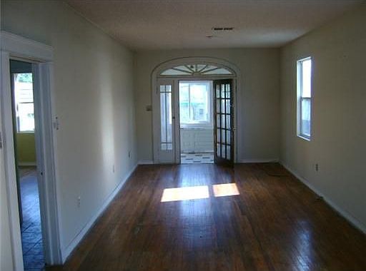 5th image of 2657 Jonquil St