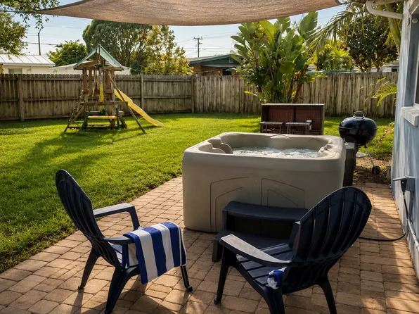 952 Hayes Ct, Melbourne, FL 32935