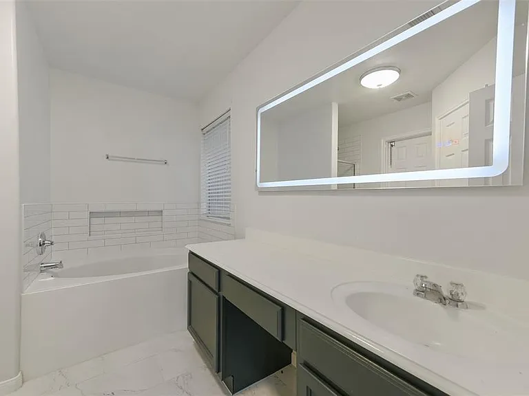 9523 Wyatt Oak Ln — Photo 12