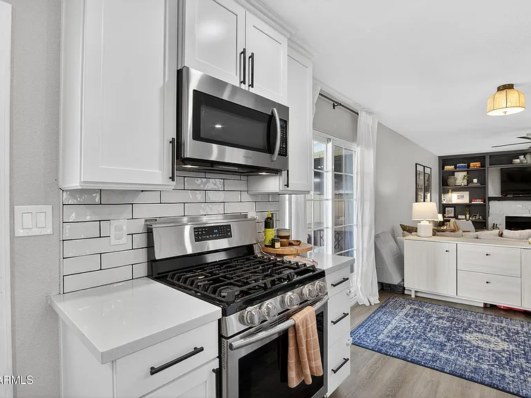 1022 W 13th St — Photo 7
