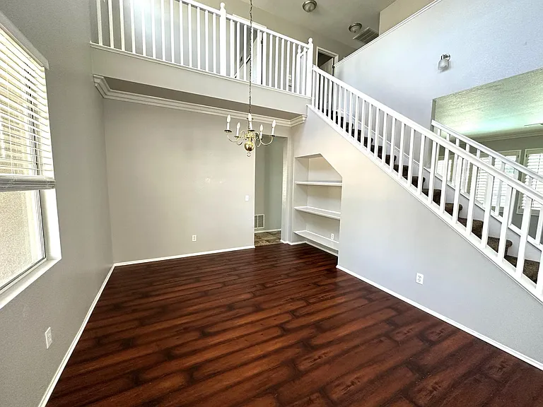 43435 Tylman St — Photo 5