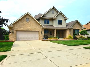 209 Crestview Ln, Dyer, IN 46311