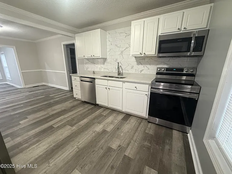 1215 E Wright Rd — Photo 3