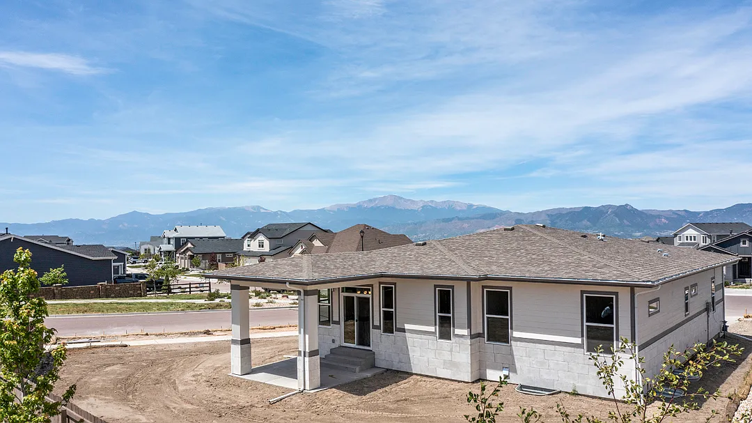 4 bed, 2948 sqft, $3,535 — Photo 3