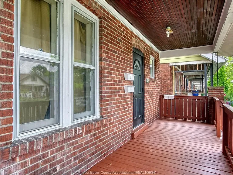 1453 Marentette Ave #UPPER — Photo 6