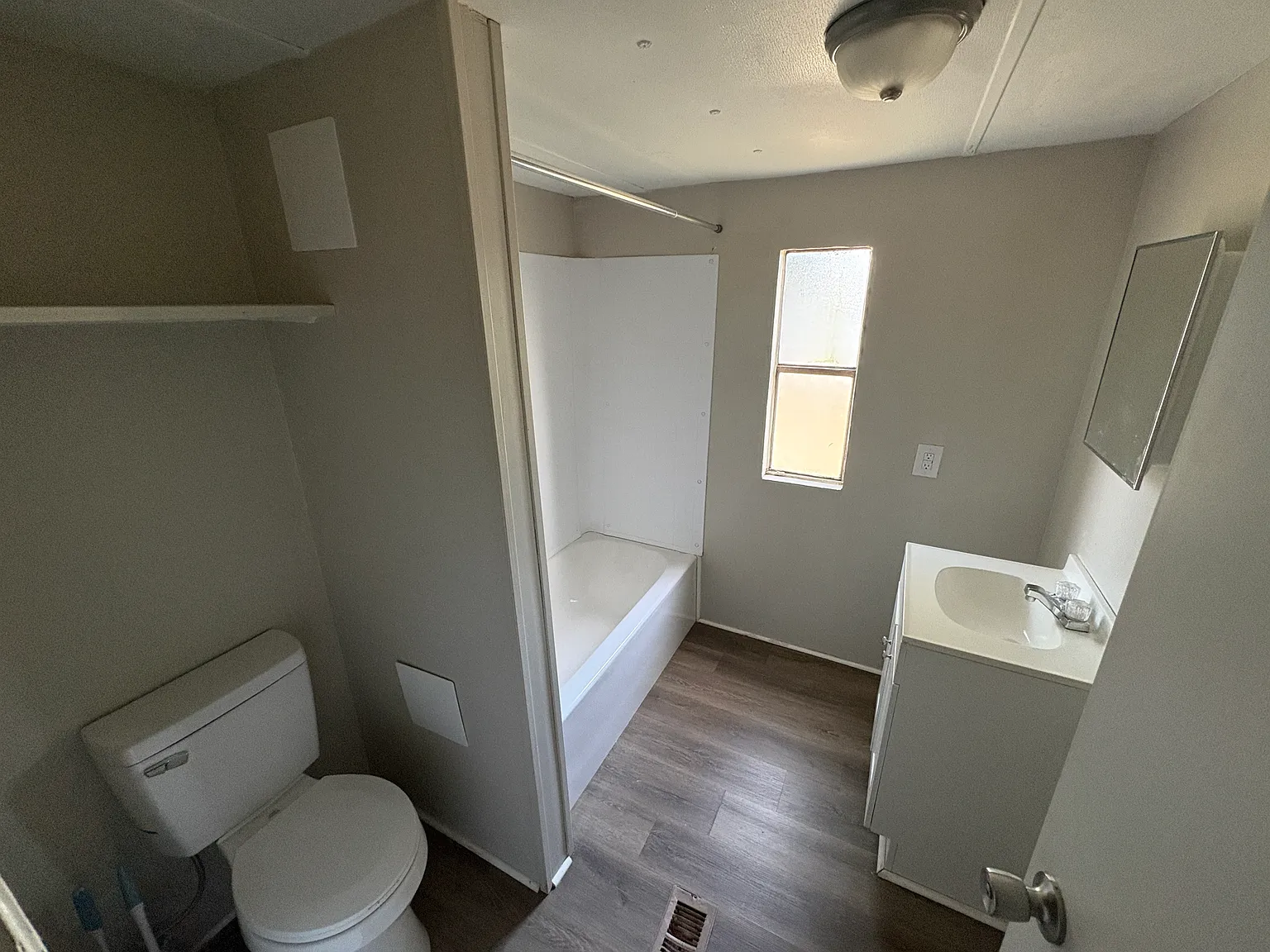 2 bed, 700 sqft, $1,100 — Photo 3