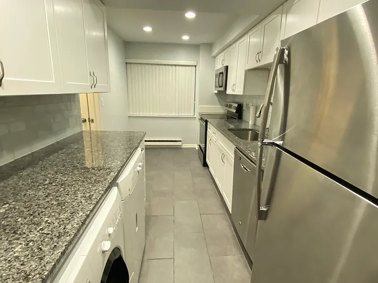 31 Highland Rd — Photo 2