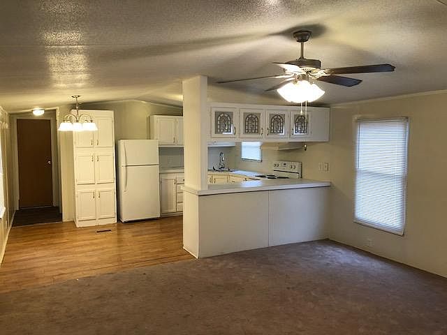 1st image of 105 Peach Ln