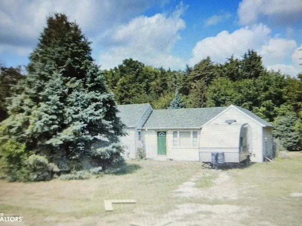 913 Adams St, Cumberland, IA 50843