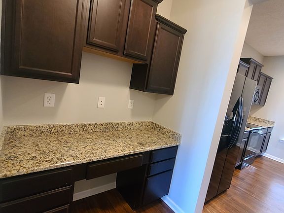 5th image of 1534 Sprucedale Dr