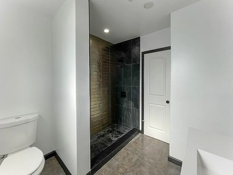 6607 N. Figueroa St. — Photo 38