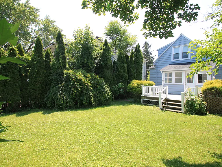 38 Glenwood Blvd — Photo 24