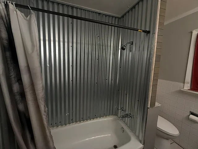 3 bed, 1.5 bath, $1,800 — Photo 4