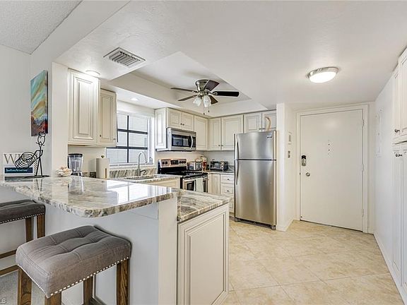 5th image of 5 High Point CIR W #204