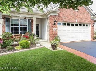 2616 Venetian Ln, Elgin, IL 60124