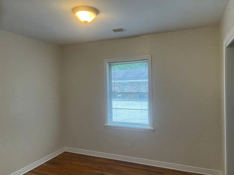 1305 Clifton St — Photo 11