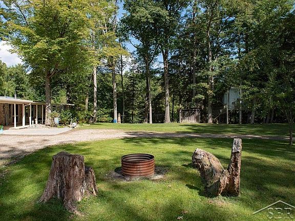 4th image of 90 Wiley Rd