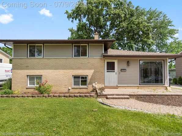2553 Koper Dr, Sterling Heights, MI 48310