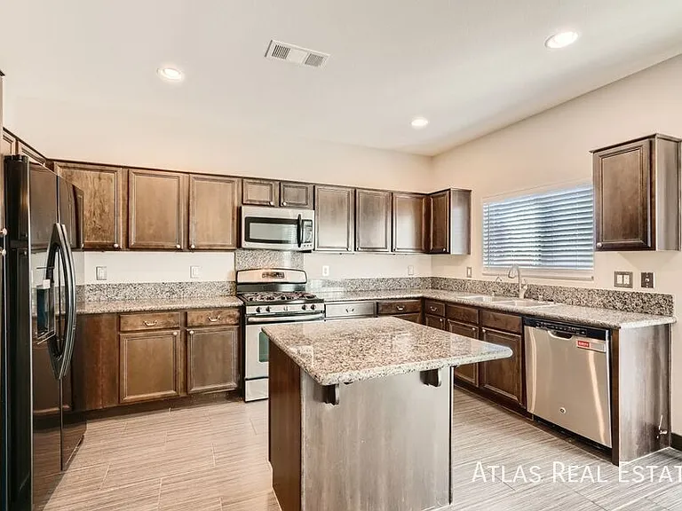 10601 Derby Peak Ln — Photo 4