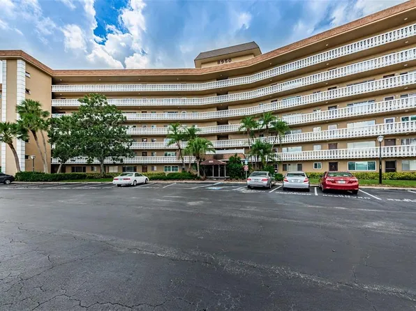 8950 Park Blvd APT 206, Seminole, FL 33777