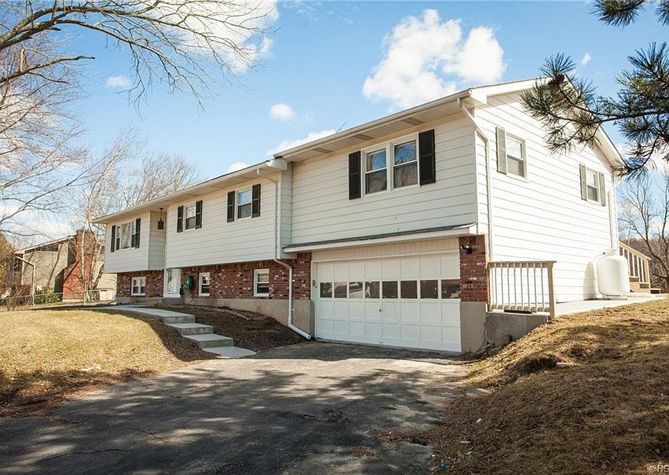 1st image of 33 Robinn Dr