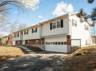 33 Robinn Dr, Middletown, NY 10940