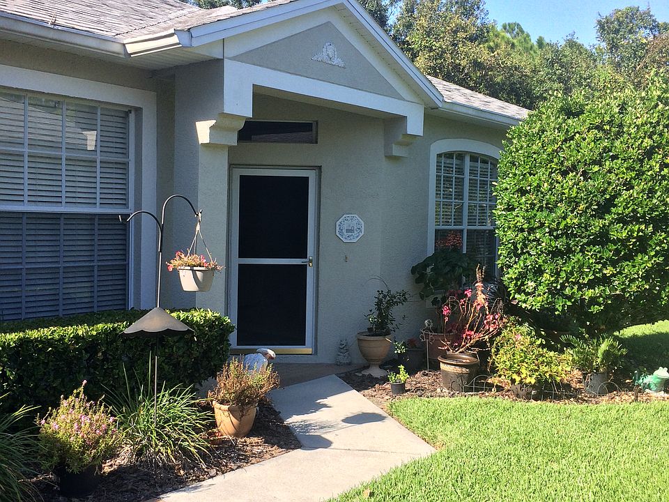 Move in ready 3/2 Villa 