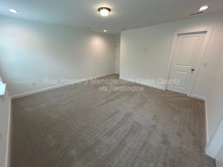156 Sargents St — Photo 18
