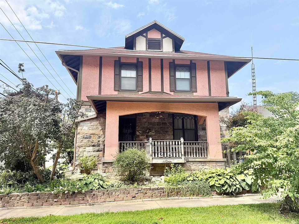 1st image of 215 22nd St