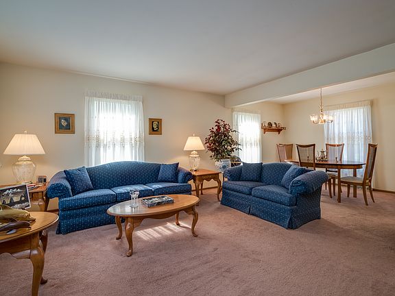 Open Concept Living/Dining