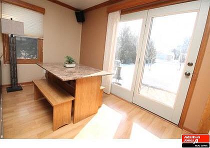 4th image of 591 Drury Pl