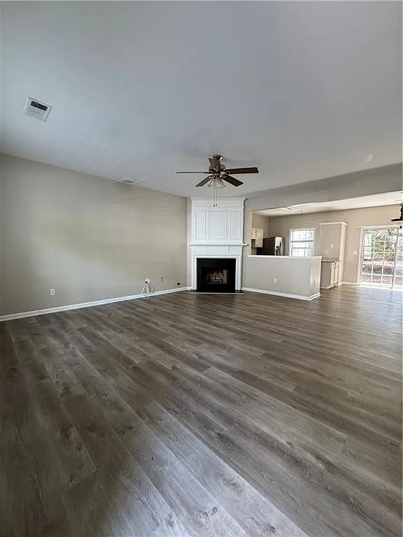 3 bed, 2.5 bath, 1316 sqft, $2,000 — Photo 3