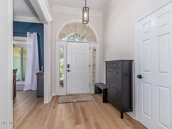 2nd image of 1349 Shadow Oak Drive