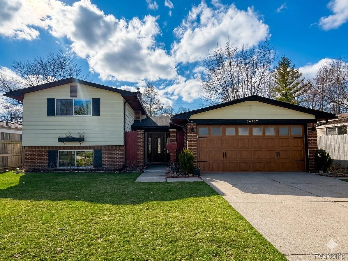 36417 Weber Dr photo 1