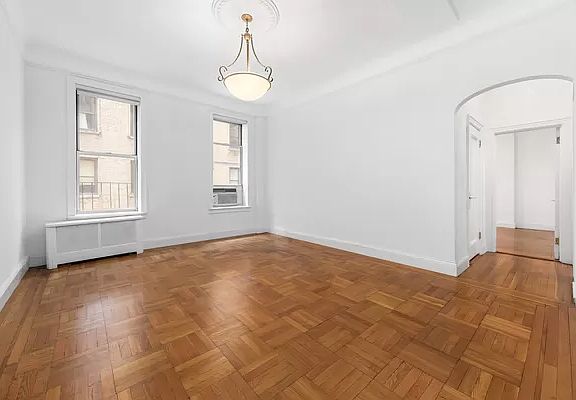 2nd image of 318 W 100th St APT 1C