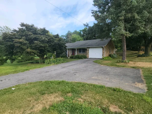 435 Blue Ln, Columbia, PA 17512