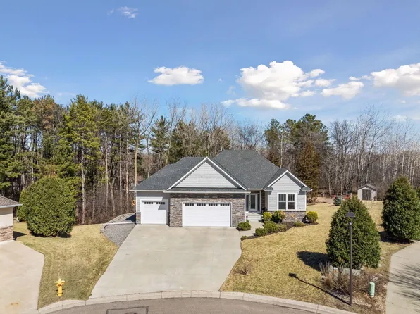 1800 Gettysburg Ct, Golden Valley, MN 55427