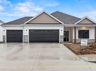 17079 Hillsong Ln, Fort Wayne, IN 46845