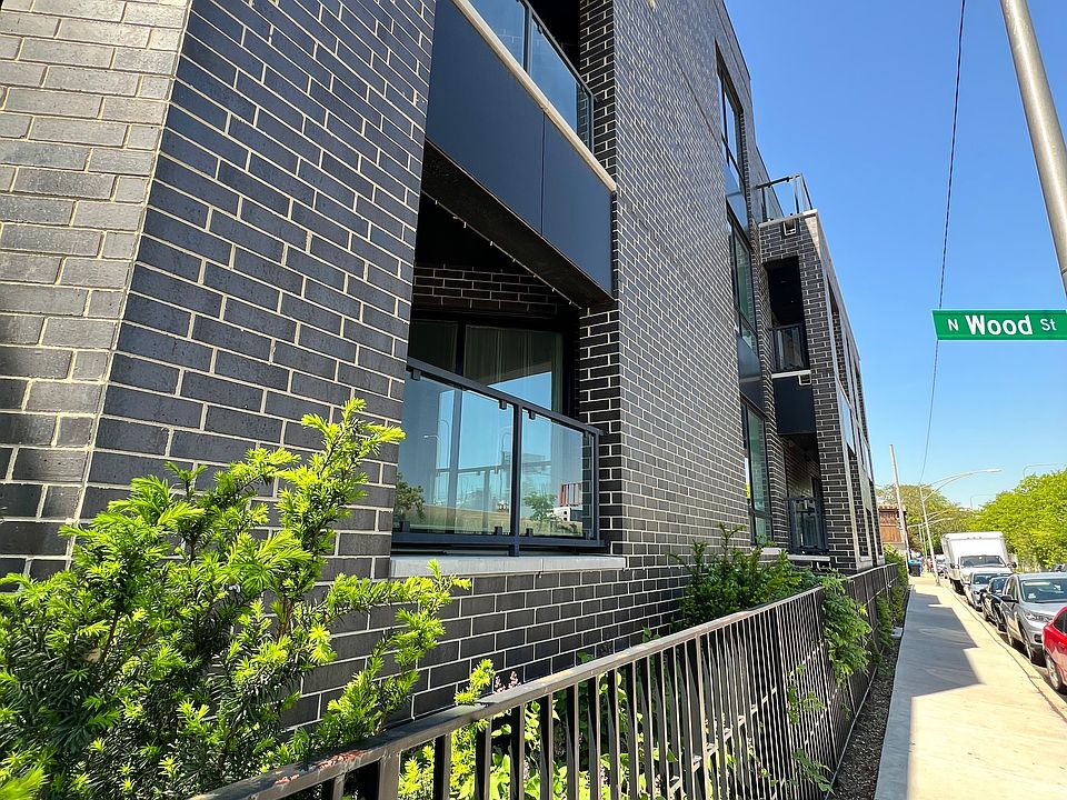 1st image of 2034 N Wood St #2S