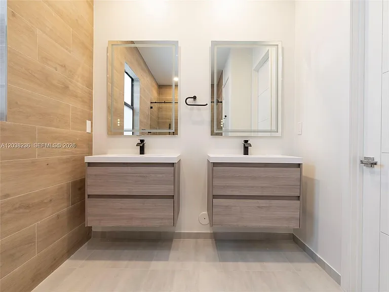 843 SW 29th St #843 — Photo 9