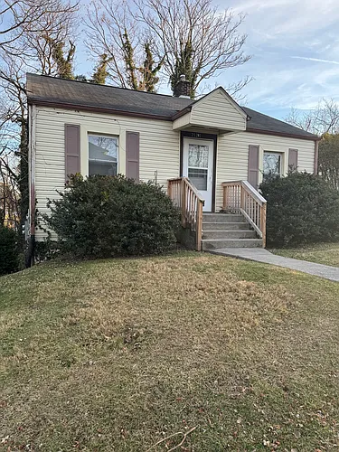 212A Wilson Ave Photo 1