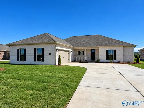 1065 Maplehurst St, Decatur, AL 35603