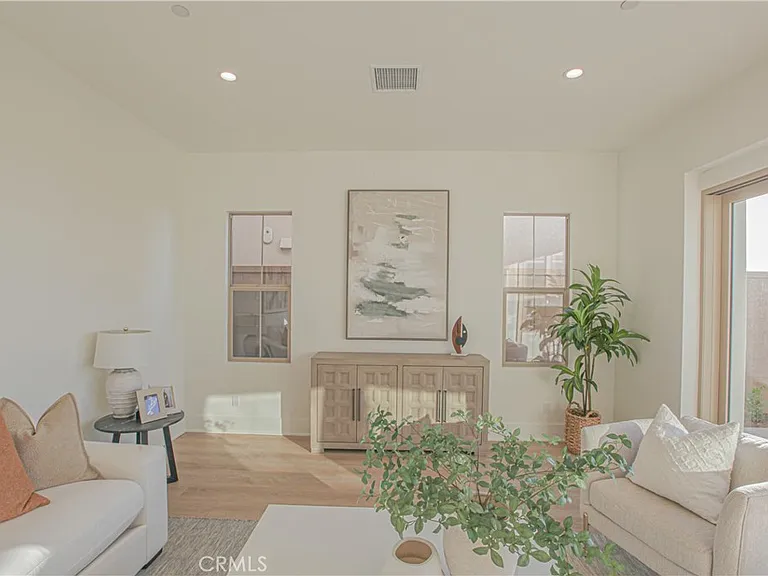 137 Oakstone — Photo 13