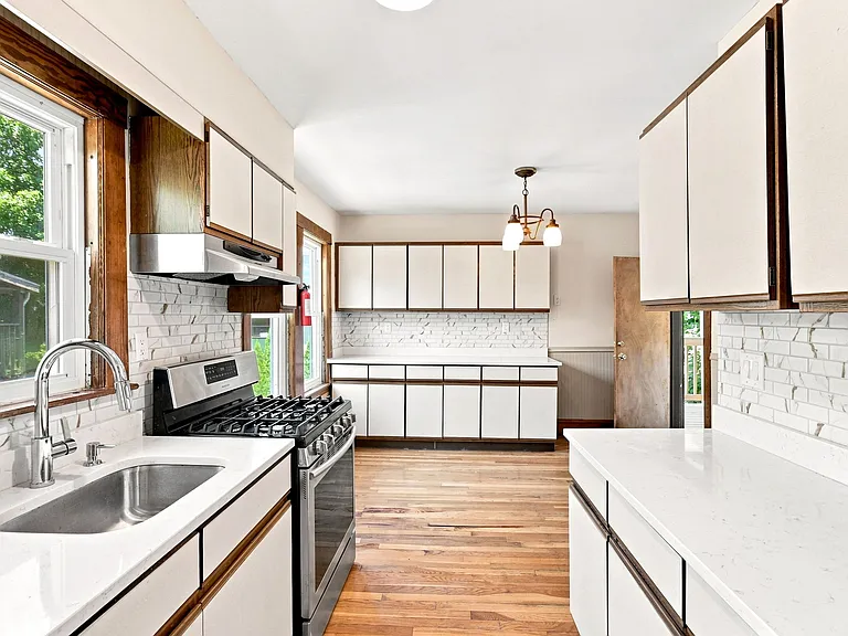 23-25 Suncrest Rd #2 — Photo 5
